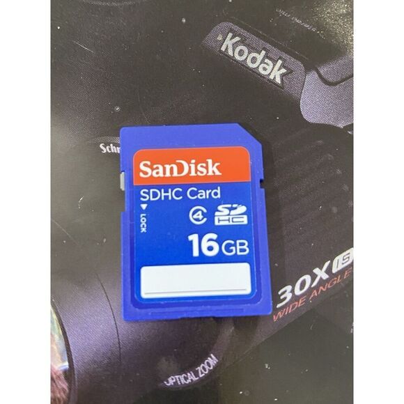 Kodak Easyshare MAX z990 12 MP Digital Camera w/Batteries 16BG Memory Case Cord - Picture 11 of 14